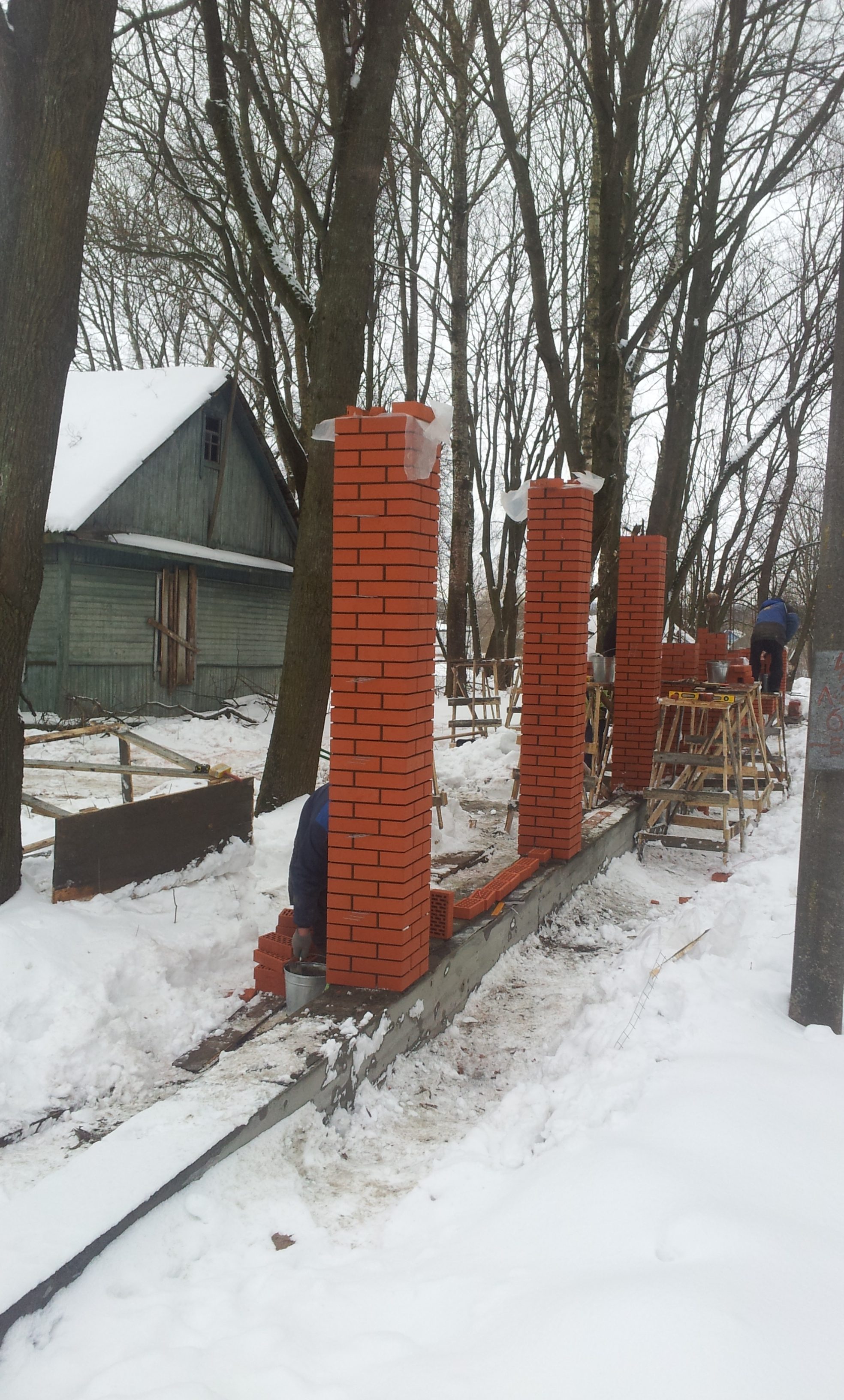 2013-02-06-12-23-00