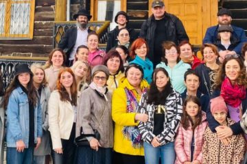 Группа женщин из еврейской общины города Брянска во главе со шлияхом раввином Менахемом Менделем и Ривкой Заклас посетила Любавичи